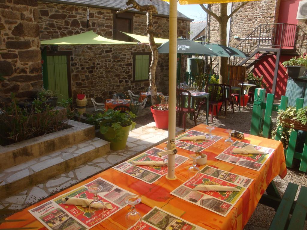 Auberge Du Chateau Châteauneuf-dʼIlle-et-Vilaine Dış mekan fotoğraf