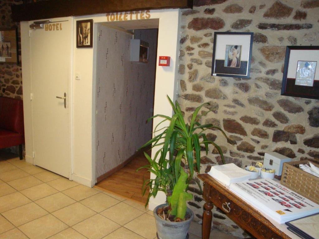 Auberge Du Chateau Châteauneuf-dʼIlle-et-Vilaine Dış mekan fotoğraf