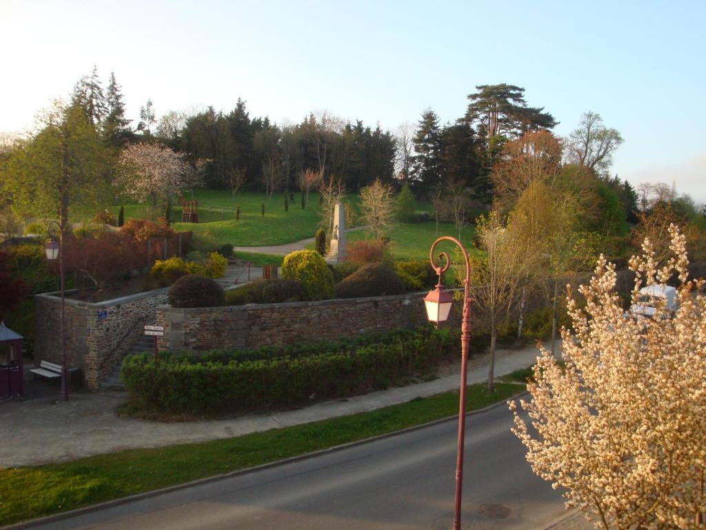 Auberge Du Chateau Châteauneuf-dʼIlle-et-Vilaine Dış mekan fotoğraf